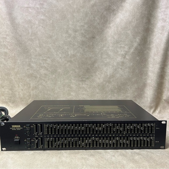 Yamaha Q2031 Stereo
31-Band Graphic Equalizer Q-2031 - Picture 1 of 11